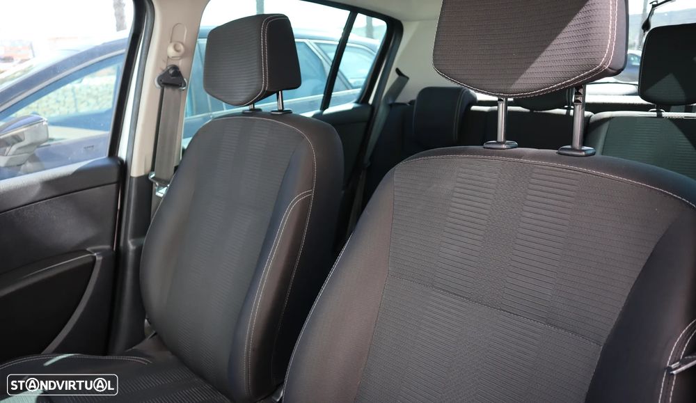 Renault Clio 1.2 16V Dynamique - 21