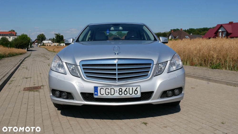 Mercedes-Benz Klasa E 250 CGI BlueEFFICIENCY Elegance - 5