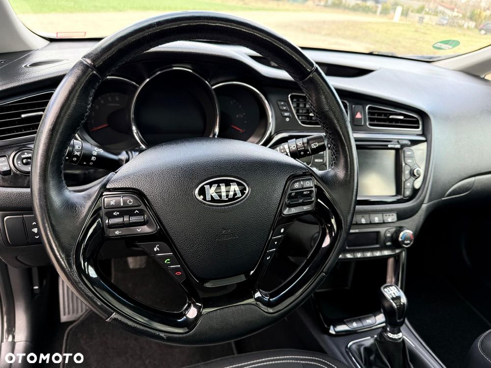 Kia Ceed 1.6 CRDi 128 Platinum Edition - 24