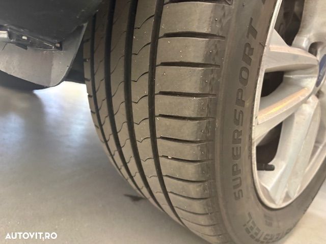 Ford Kuga 2.0 TDCi 4WD Powershift Titanium - 10