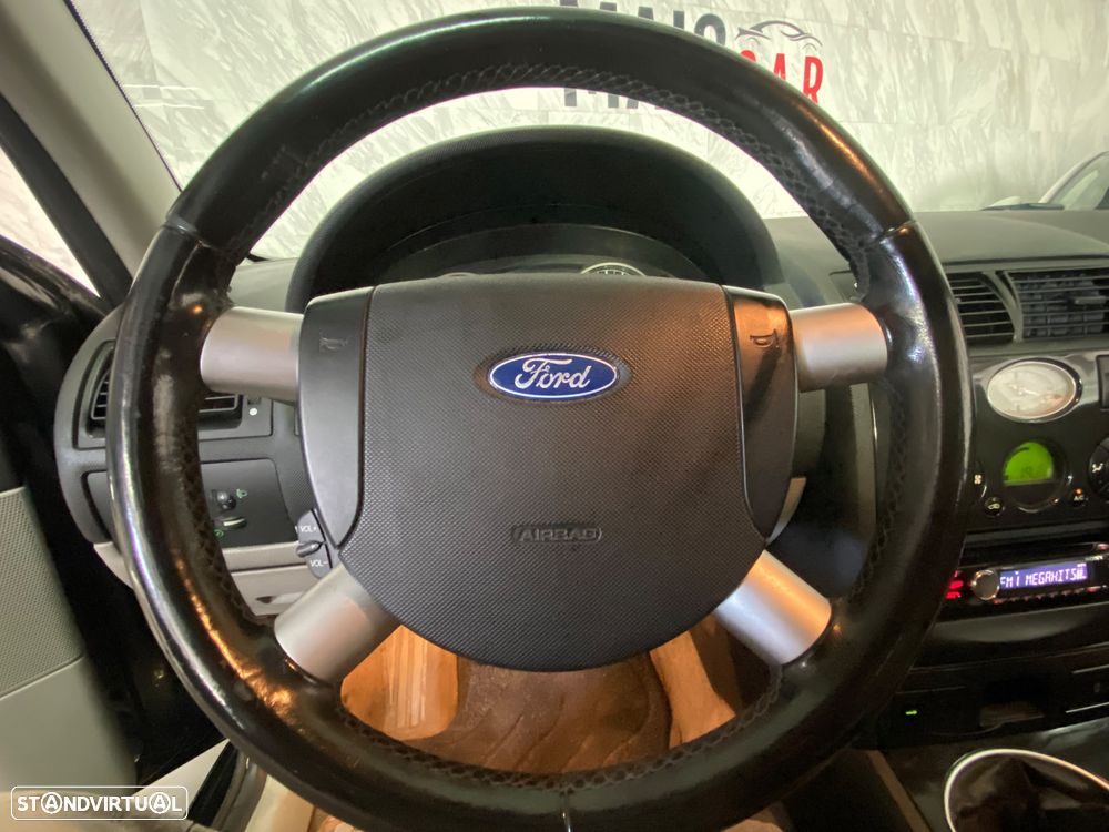 Ford Mondeo 2.0 TDdi Ghia - 13