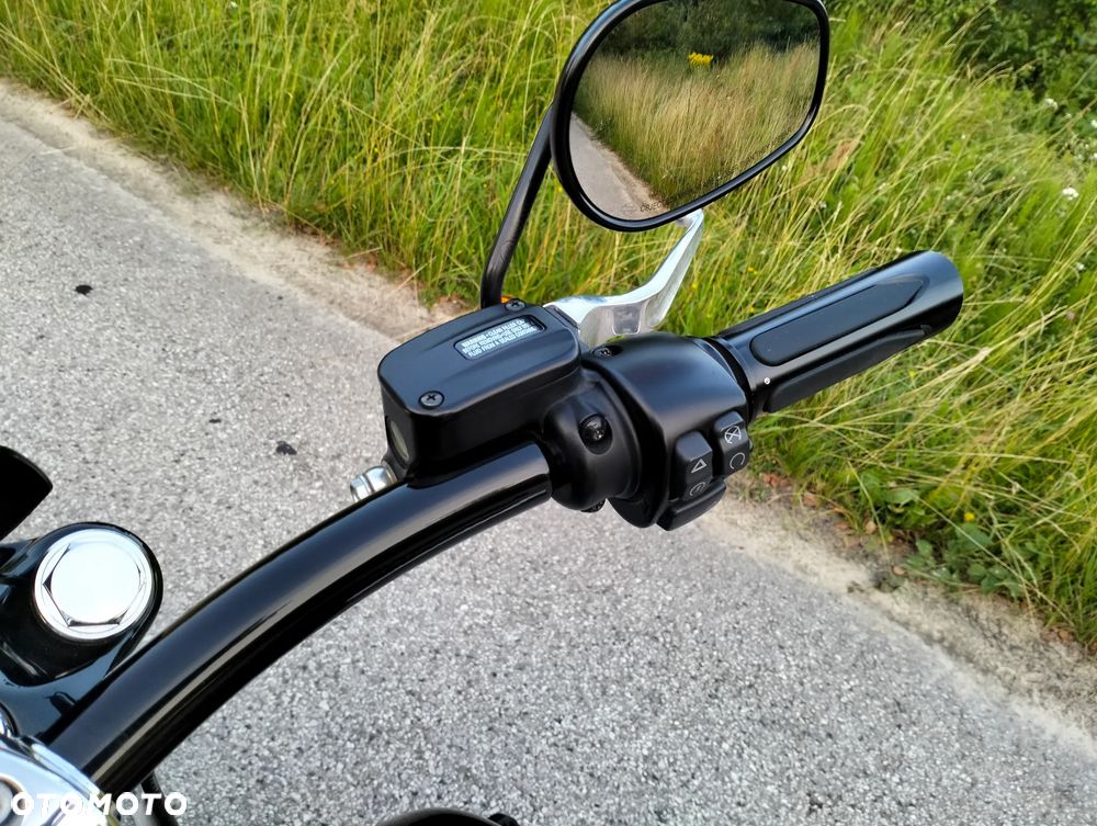 Harley-Davidson Softail Breakout - 20