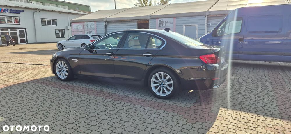 BMW Seria 5 530d xDrive - 8