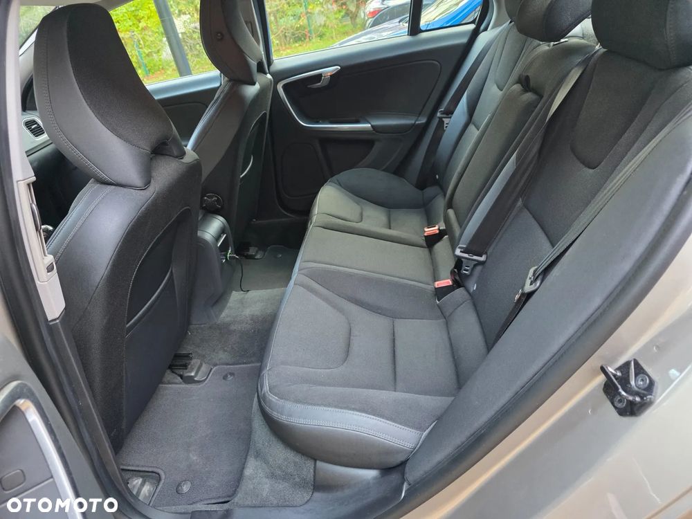 Volvo S60 D4 Momentum - 21