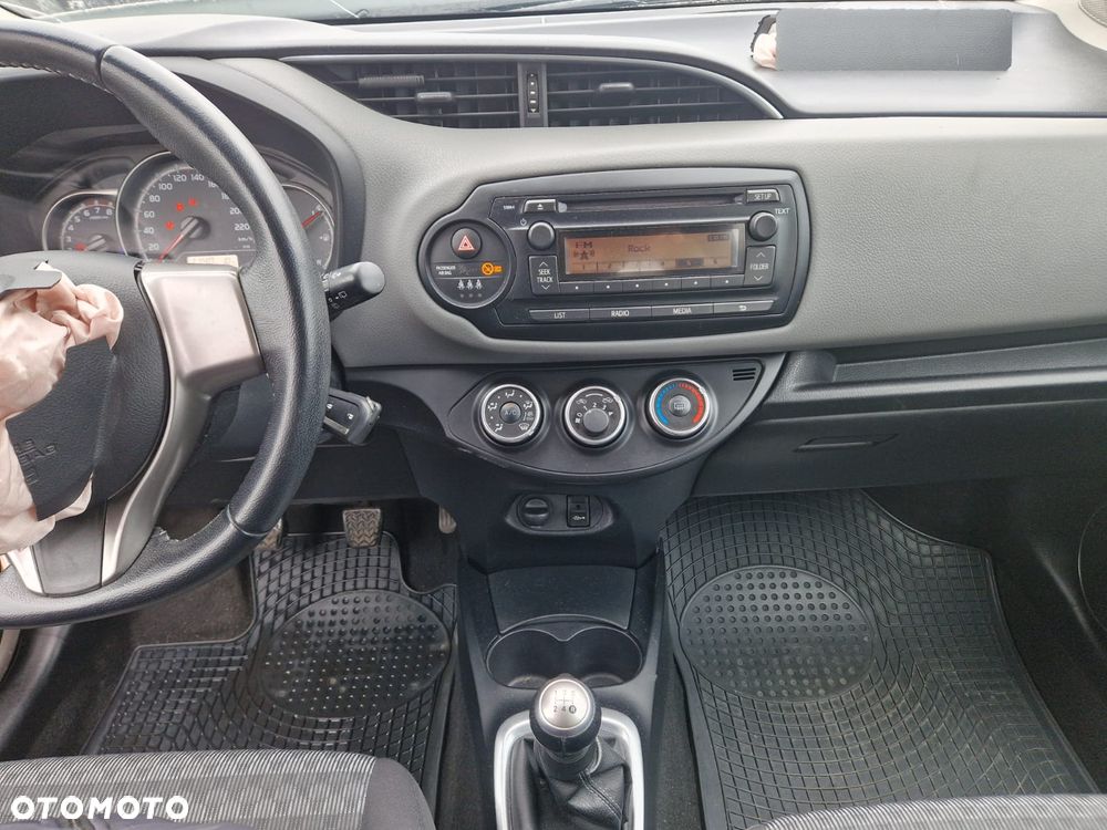 Toyota Yaris 1.0 Active EU6 - 15