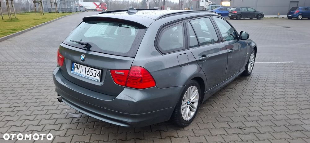 BMW Seria 3 318d Blue Performance - 4