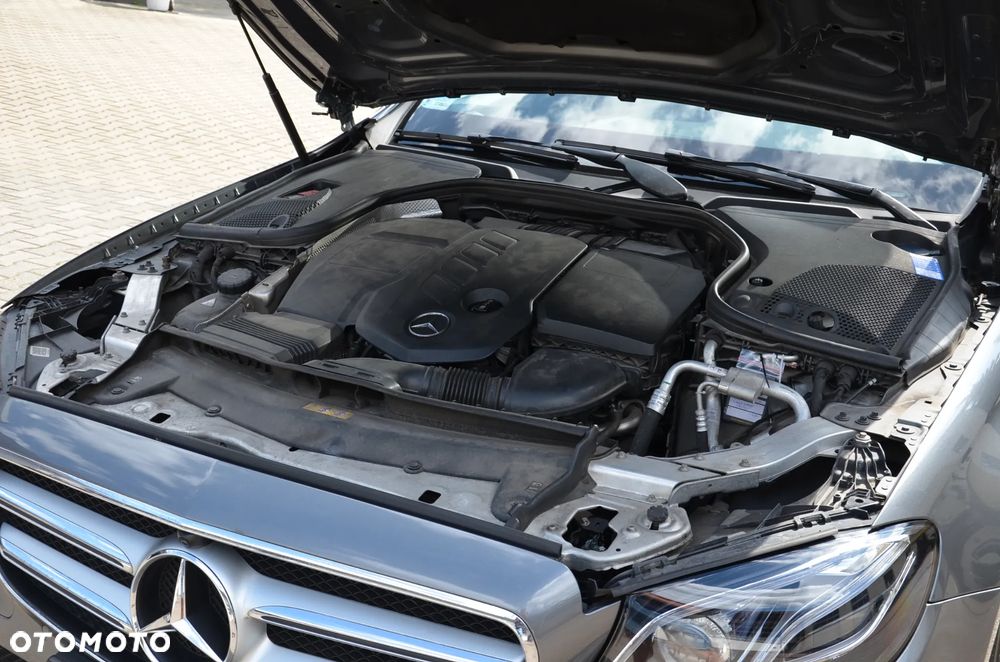 Mercedes-Benz Klasa E 220 d 9G-TRONIC - 33