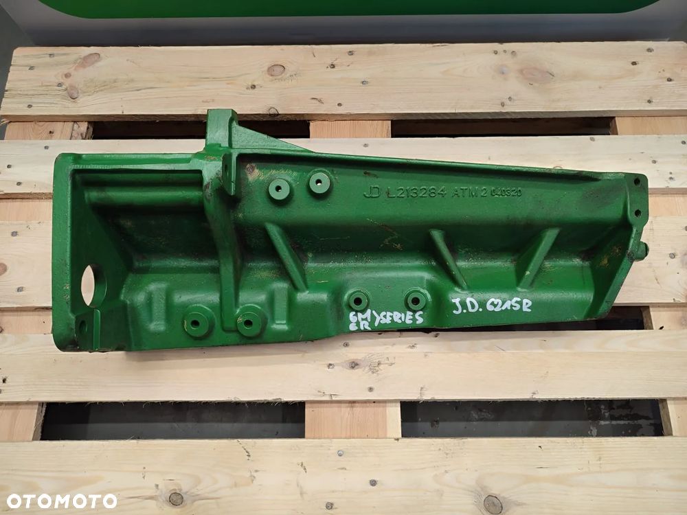 Wspornik podstawy wydechu L213284 John Deere 6215 R - 6
