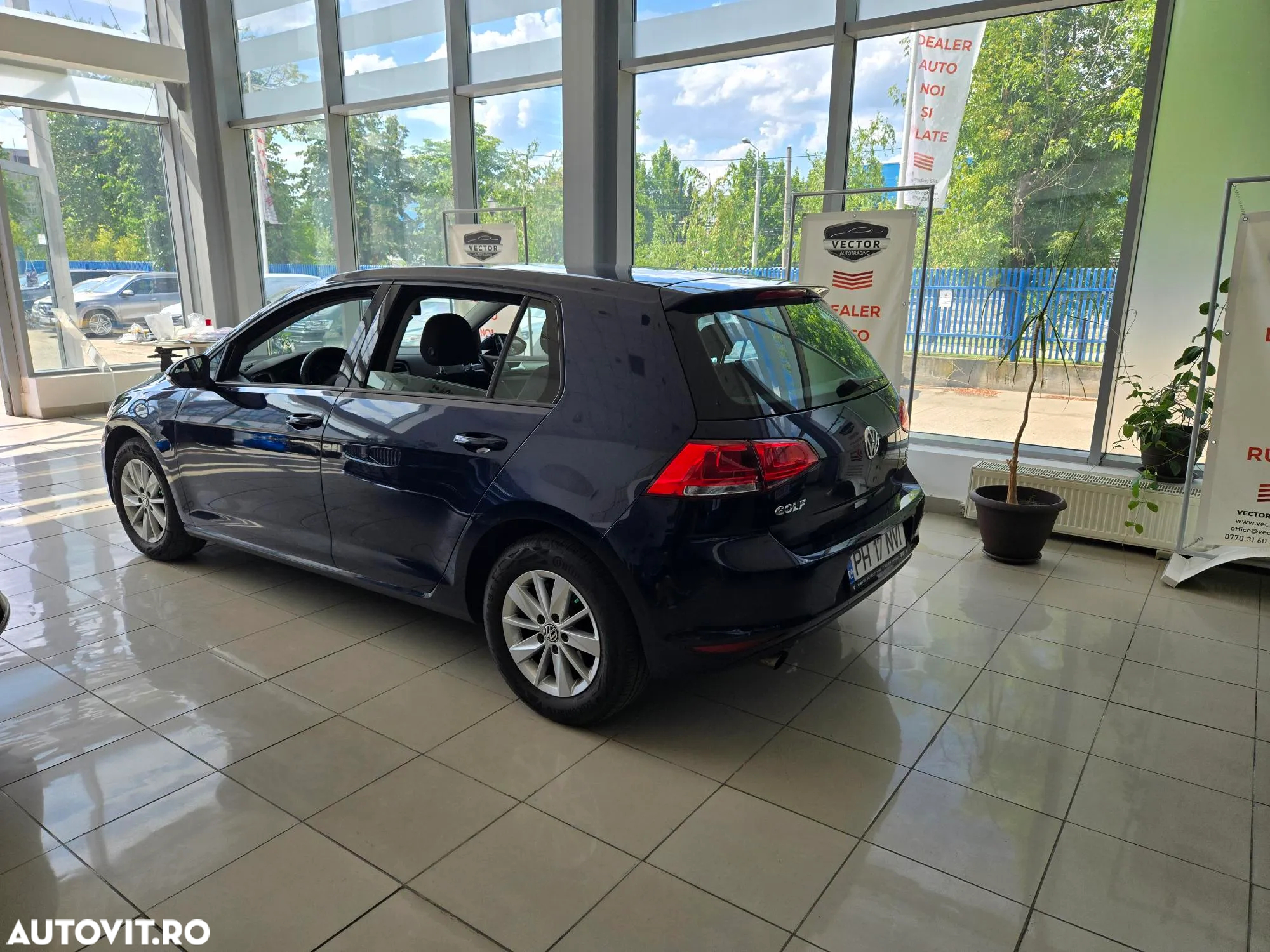 Volkswagen Golf 1.2 TSI BMT Comfortline - 3