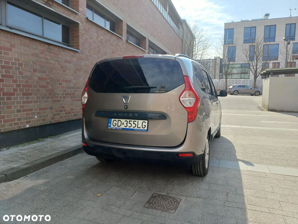 Dacia Lodgy 1.6 SCe Laureate S&S - 28