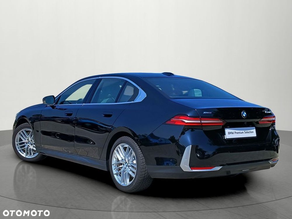 BMW Seria 5 520d xDrive mHEV - 4