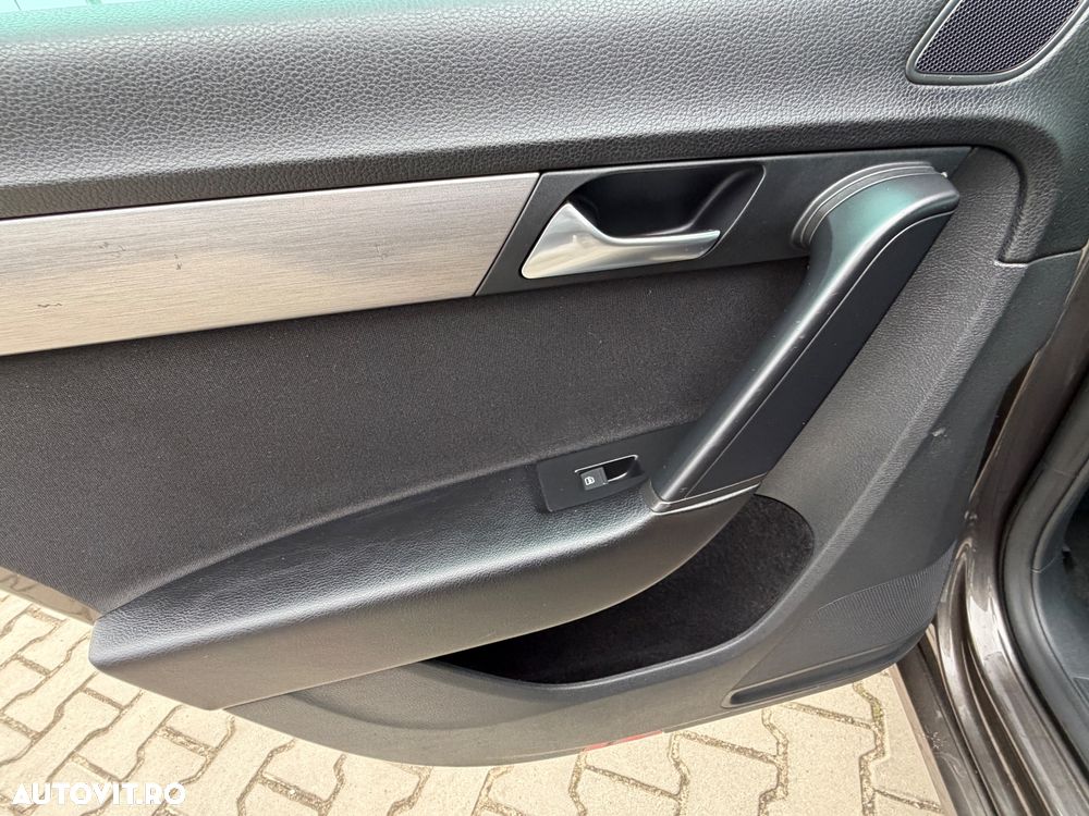 Volkswagen Passat 2.0 TDI BlueMotion Technology Business Edition - 24