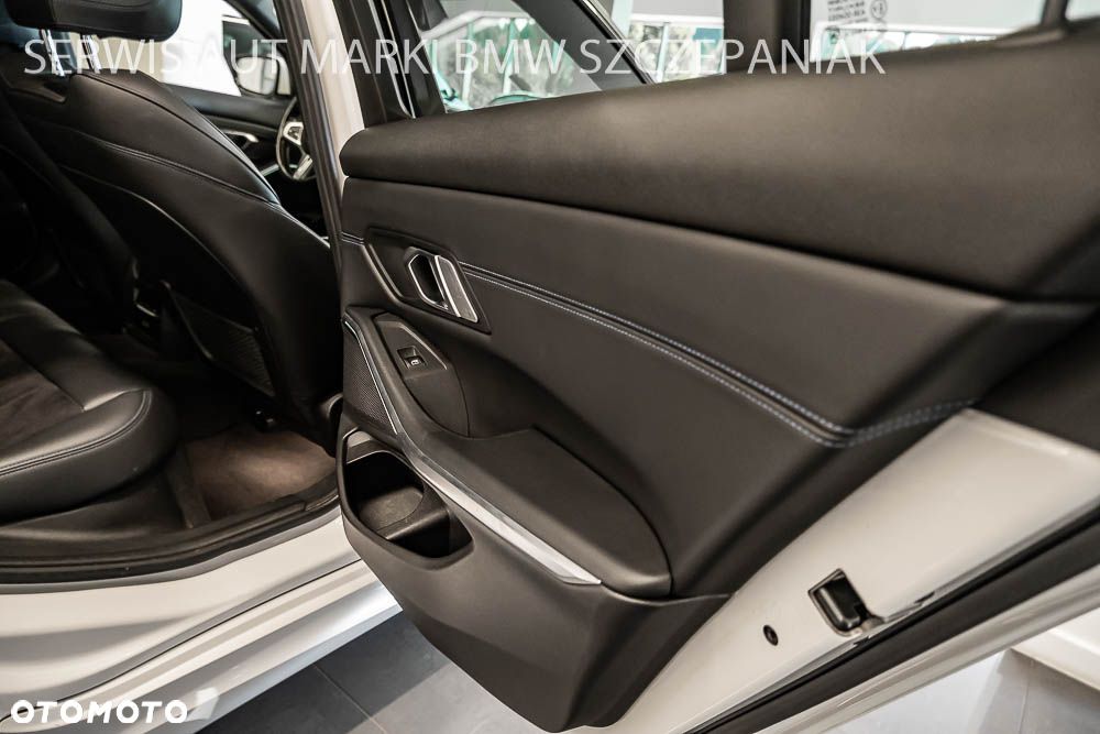 BMW Seria 3 320d xDrive mHEV M Sport sport - 27