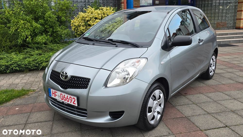 Toyota Yaris - 1