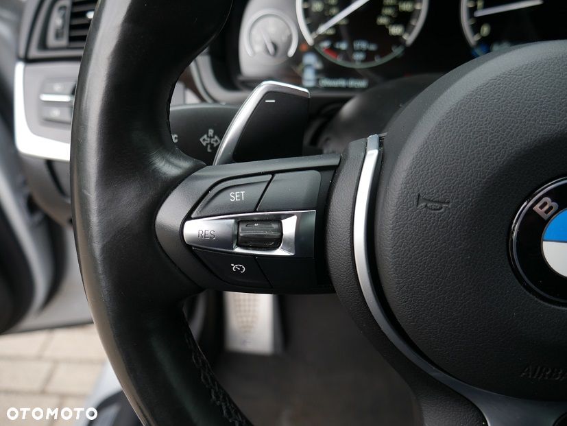 BMW Seria 5 528i xDrive Sport-Aut Luxury Line - 16