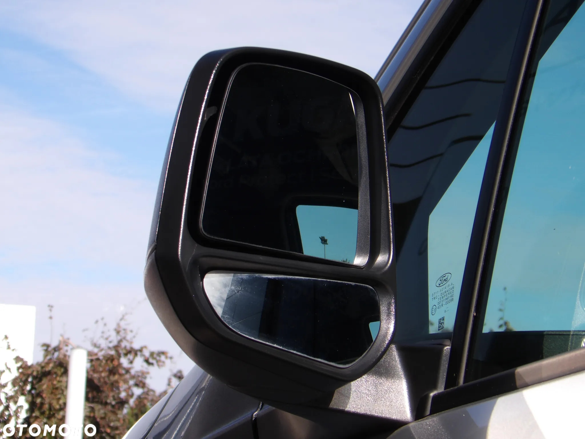 Ford Transit Courier - 13