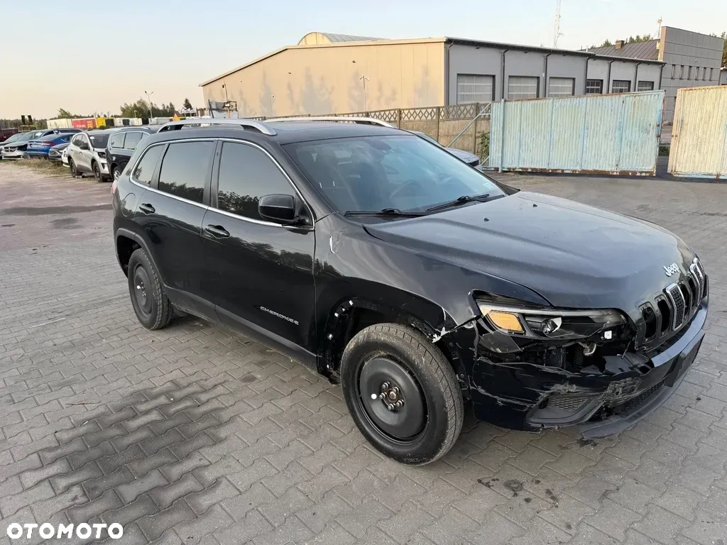 Jeep Cherokee - 4