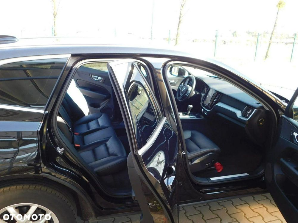 Volvo XC 60 D3 Momentum Pro - 9