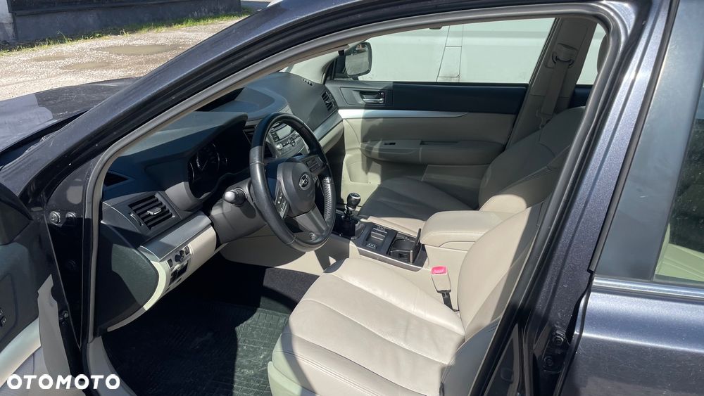 Subaru Outback - 10