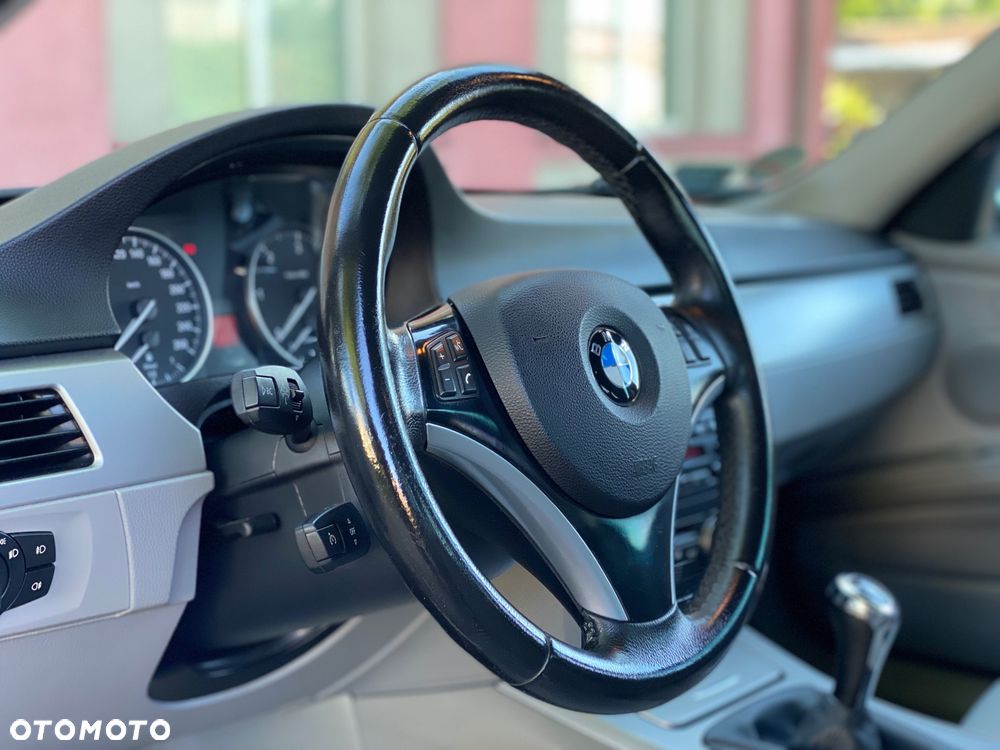 BMW Seria 3 320d - 22