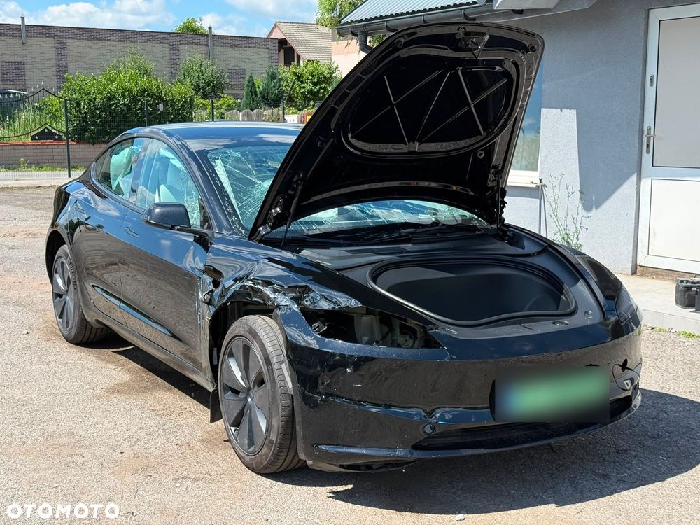 Tesla Model 3 - 5