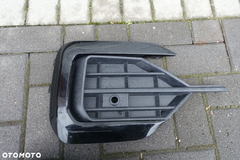 VW TOUAREG III 18r.- R-LINE KRATKA ZDERZAKA PRAWA