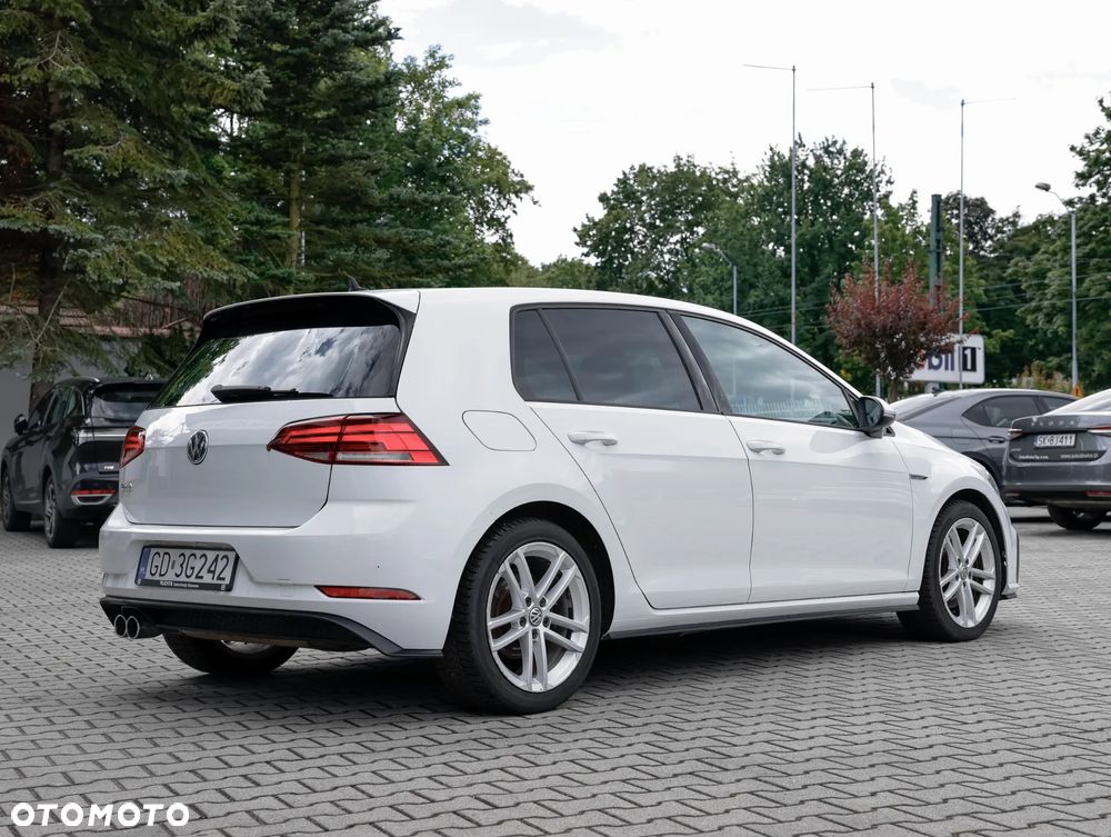 Volkswagen Golf - 8