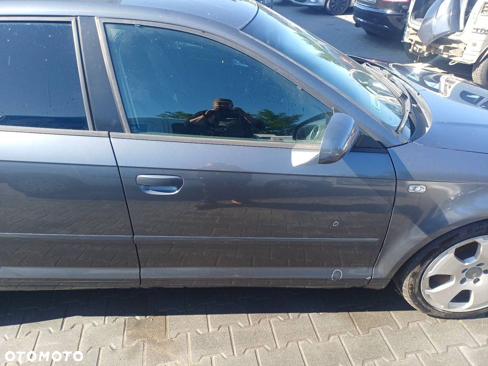 DRZWI KOMPLETNE PRAWY PRZÓD AUDI A3 8P LX7Z - 1