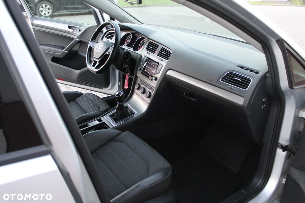 Volkswagen Golf 1.6 TDI BlueMotion Technology Comfortline - 8