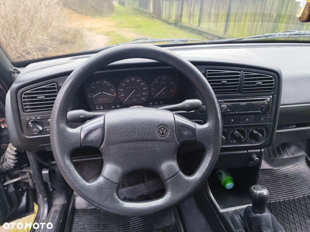 Volkswagen Passat 1.9 TD CL - 4