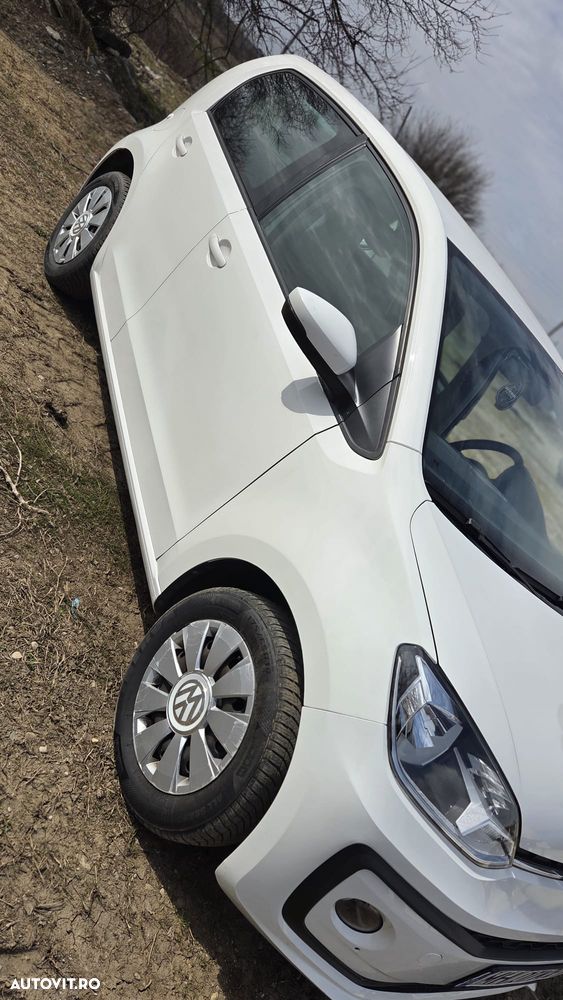 Volkswagen up! 1.0 MPI High - 24