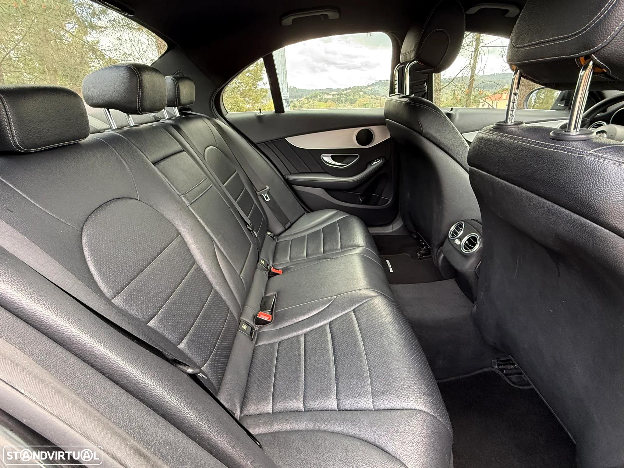 Mercedes-Benz C 300 h AMG Line - 28