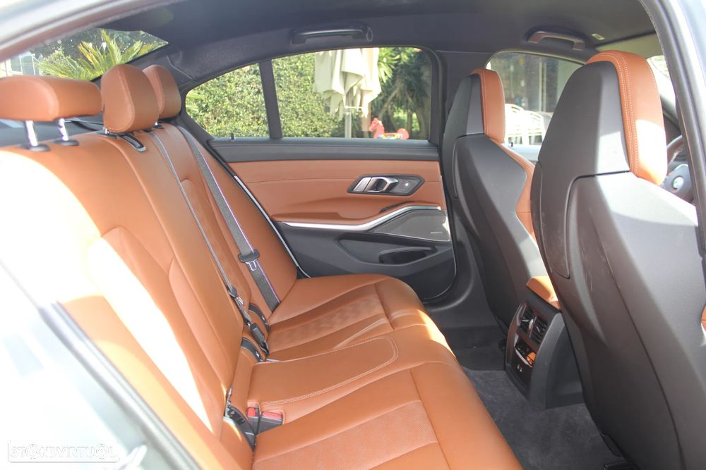 BMW M3 Competition xDrive Pack 50 anos M - 33