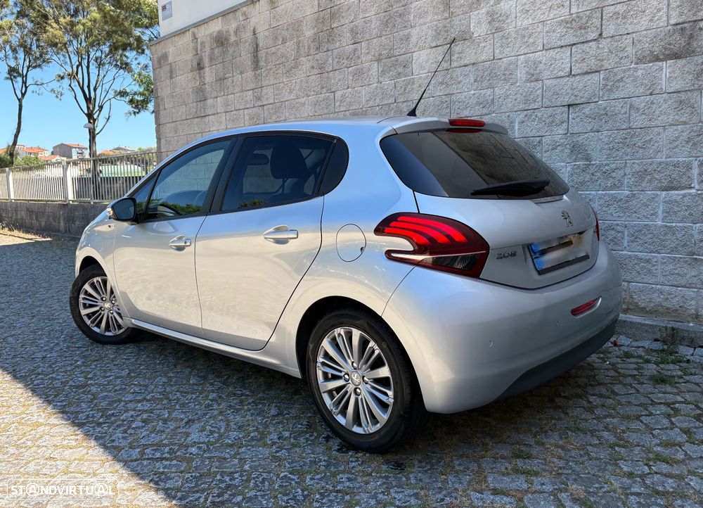 Peugeot 208 1.2 PureTech Style - 2