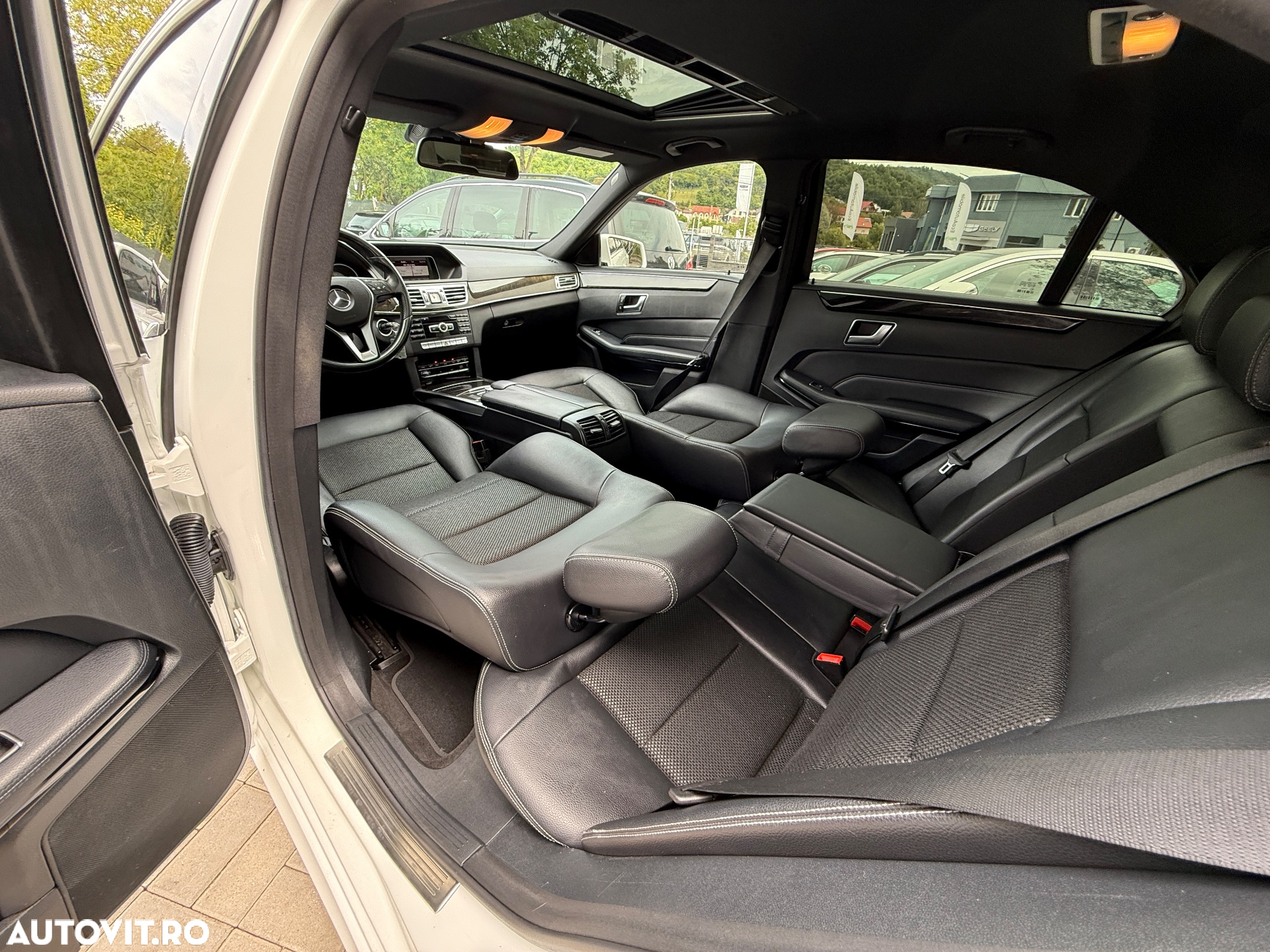 Mercedes-Benz E 220 BlueTEC 9G-TRONIC Avantgarde - 25