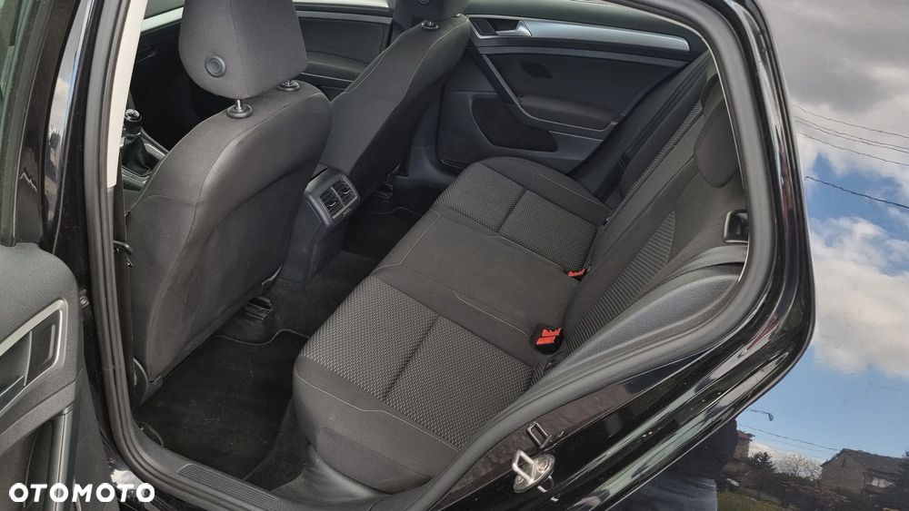Volkswagen Golf - 13