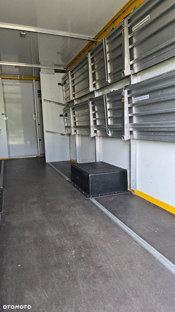 KONTENER IZOTERMA IVECO, 5,30 X 2,05 X 2,05 - rozstaw OSI  4,75m - 6