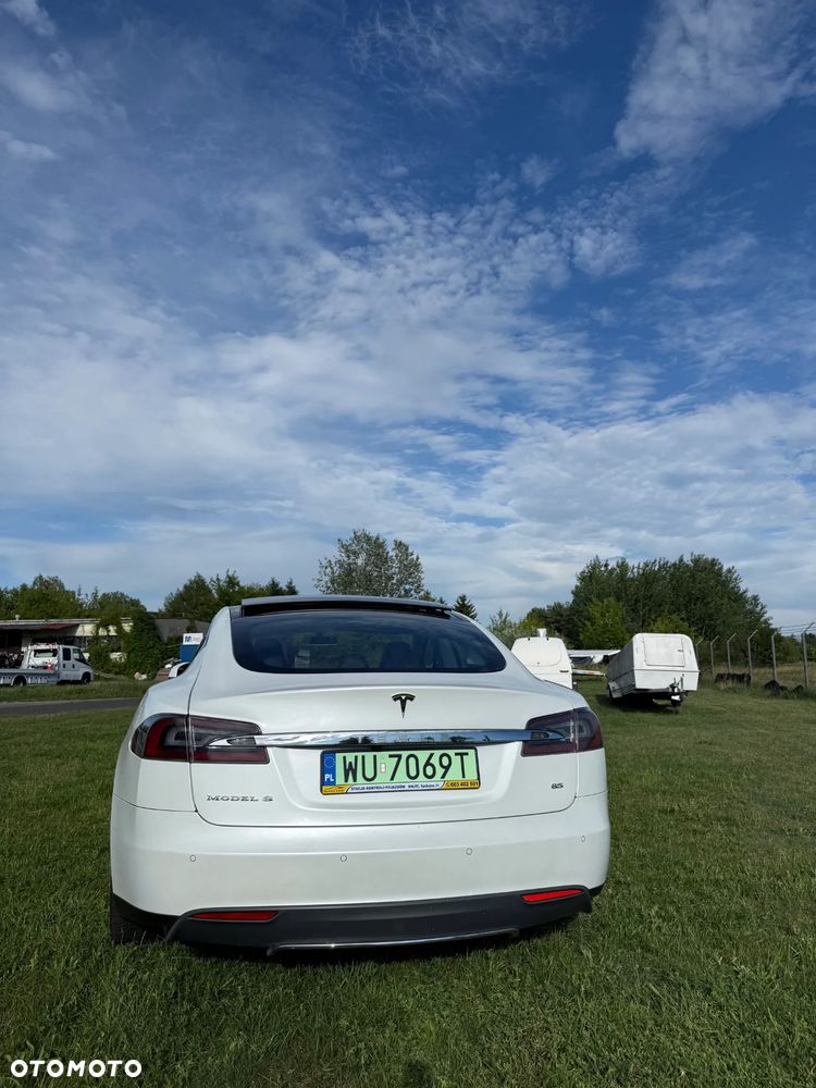 Tesla Model S Performance - 2