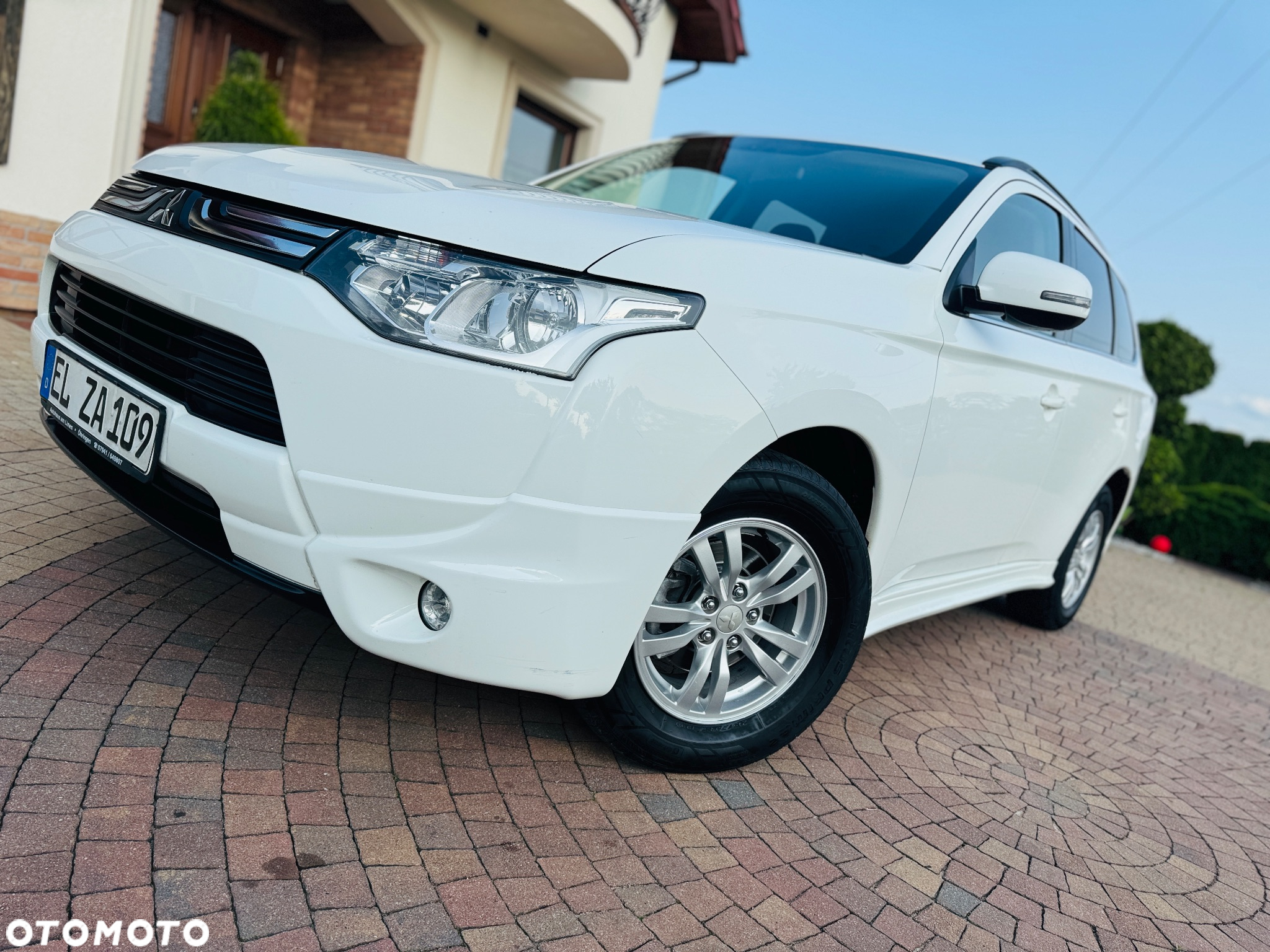 Mitsubishi Outlander 2.0 Intense + Navi 4WD CVT - 22