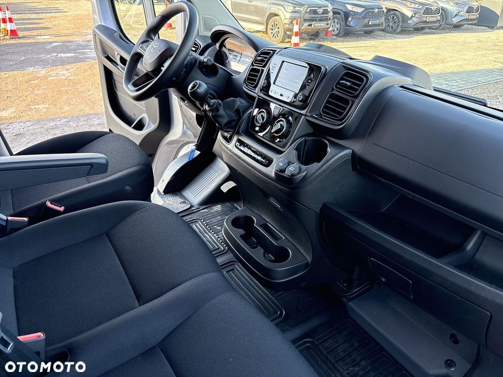Toyota PROACE - 11