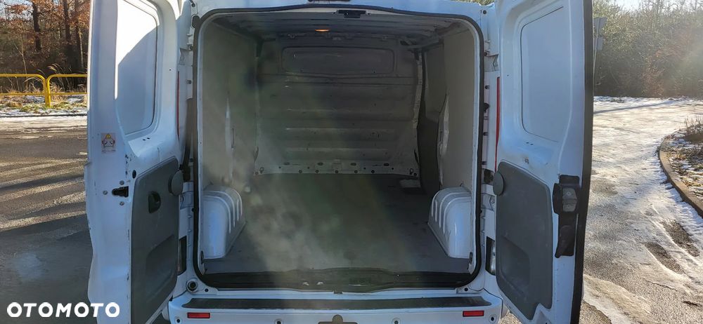 Opel Vivaro - 8