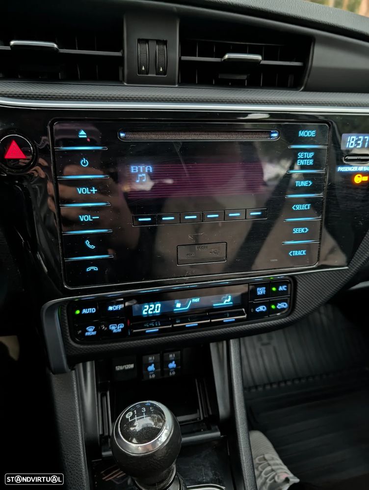 Toyota Auris 1.4 D-4D Design Edition - 30