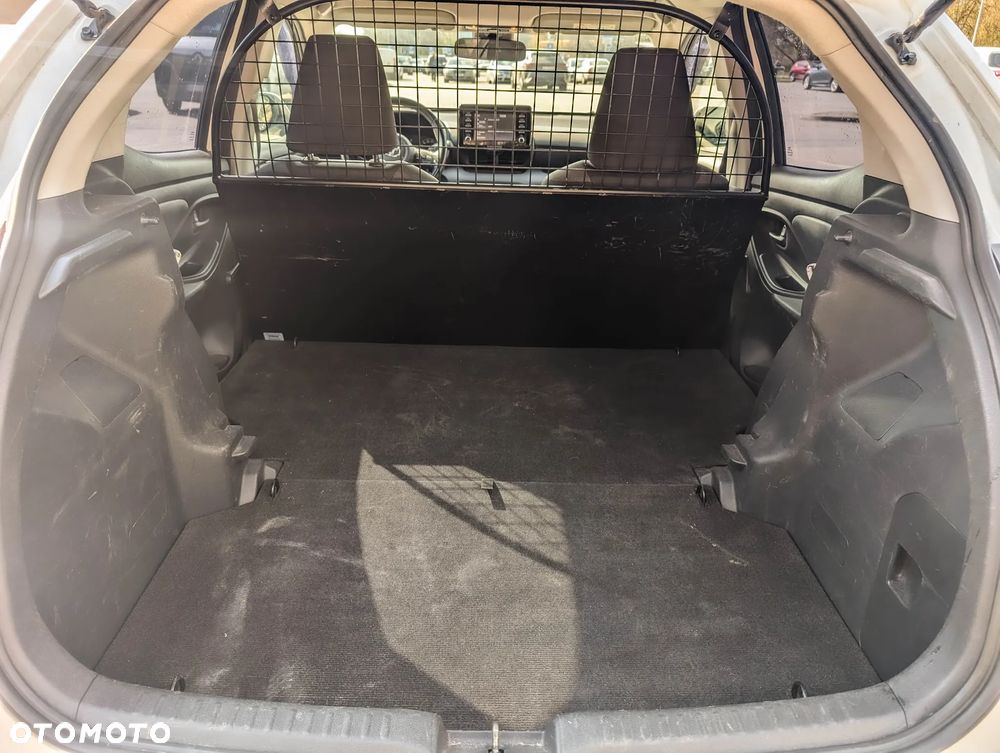 Toyota Yaris VAN - 9