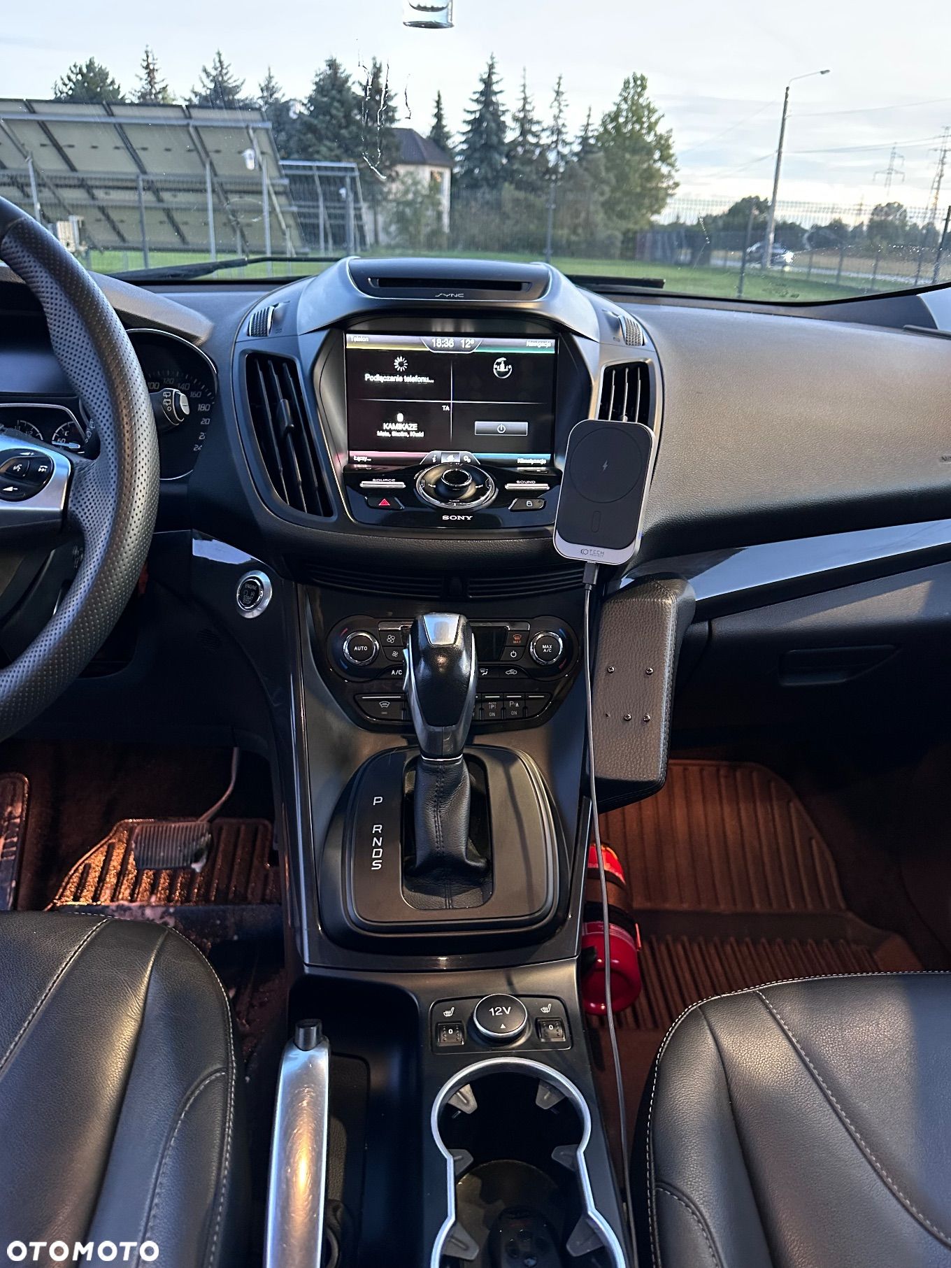 Ford Kuga - 10