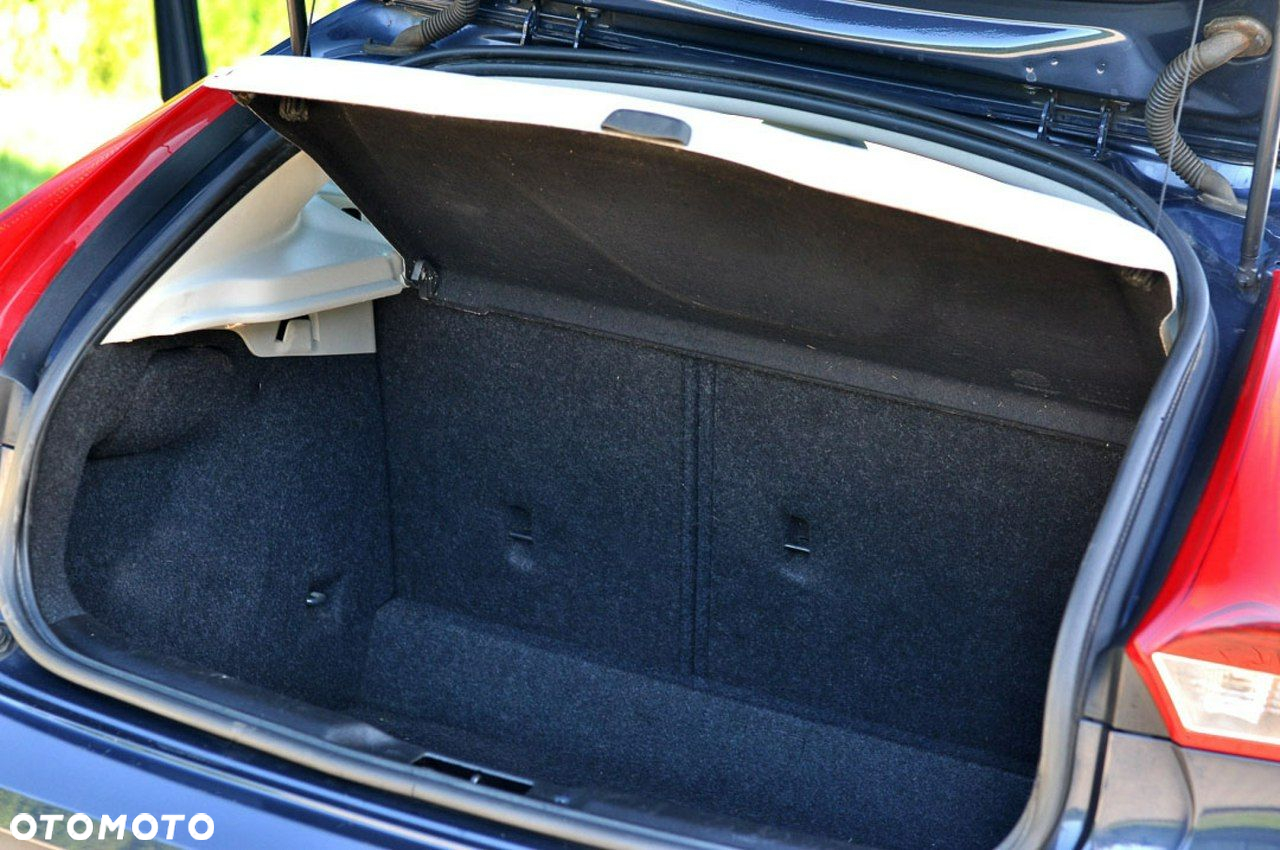 Volvo V40 Cross Country D2 Momentum - 34
