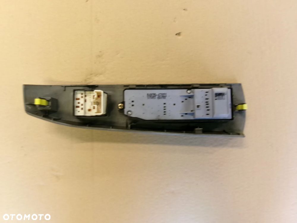 PRZEŁĄCZNIK SZYB TOYOTA PRIUS II  L.P    EU - 3