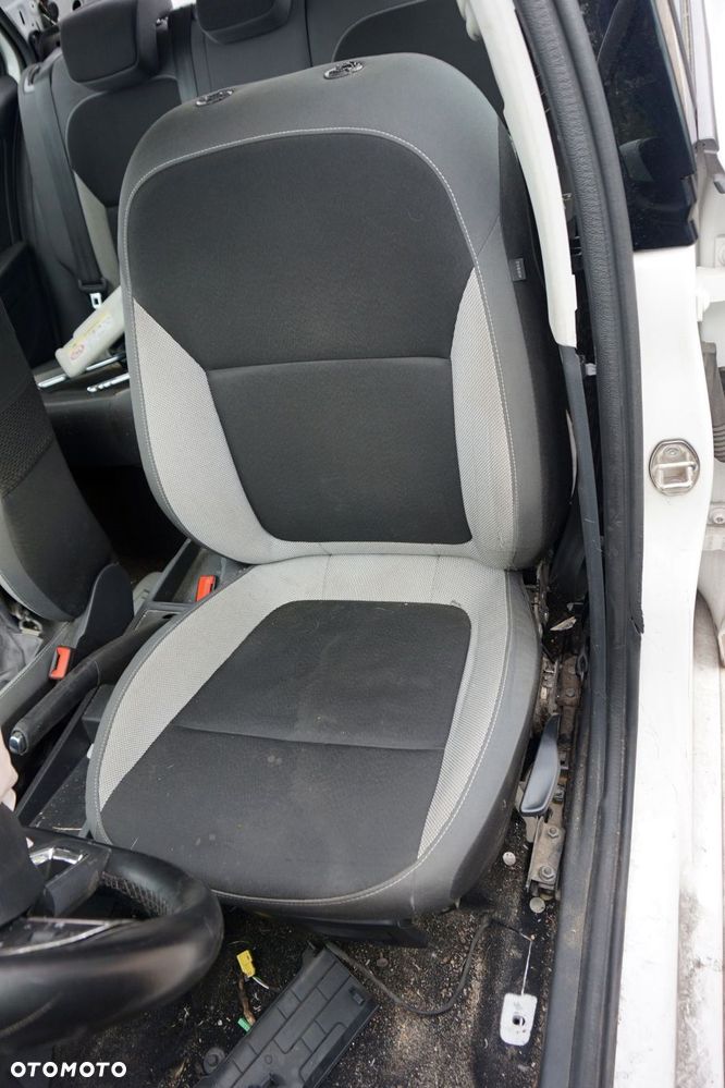 SKODA FABIA III NJ3 5D HB 2016 LF9E 1.0 12V CHYB 75KM QAE BIAŁY na części - 9