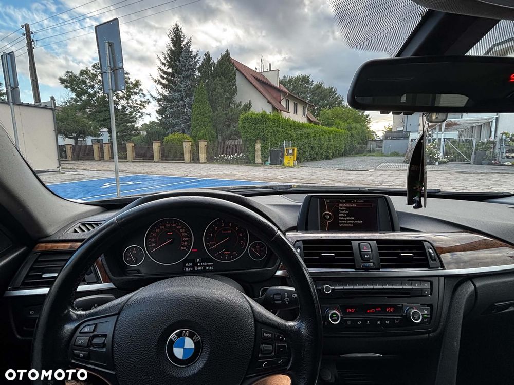 BMW Seria 3 328i xDrive - 10