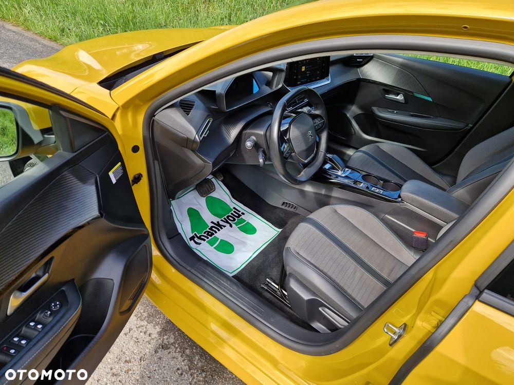 Peugeot 208 - 10