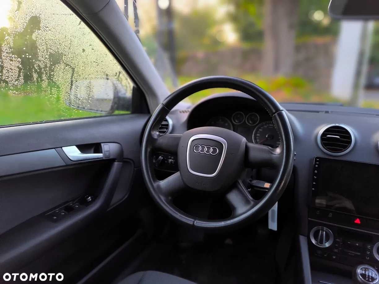Audi A3 Sportback 1.6 TDI Ambiente - 6